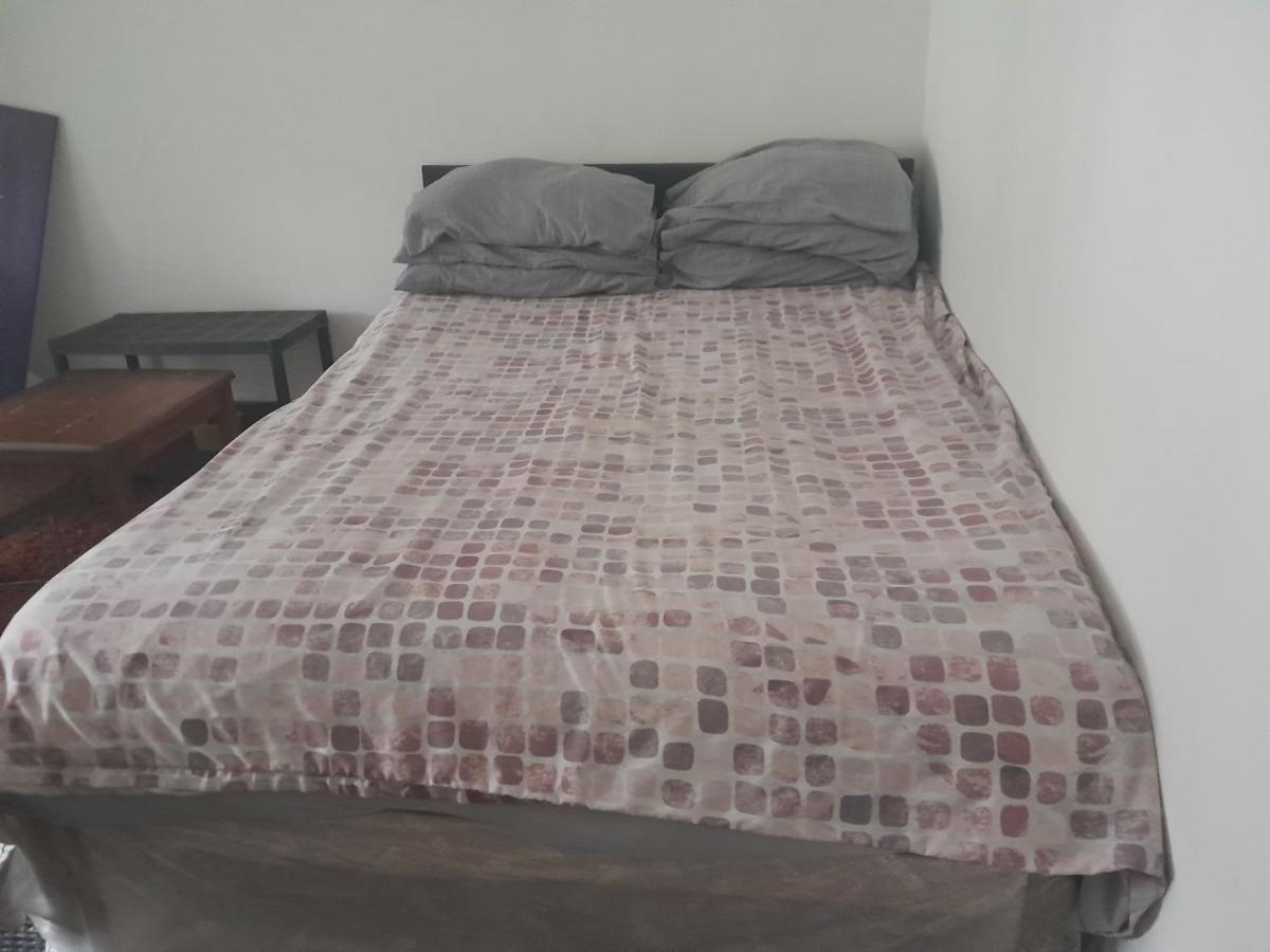 Lovely 1-Bed Studio In London Lägenhet Exteriör bild